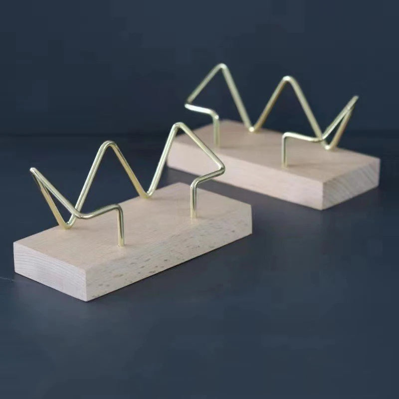 Tarjetero de madera: elegante organizador de escritorio para profesionales
