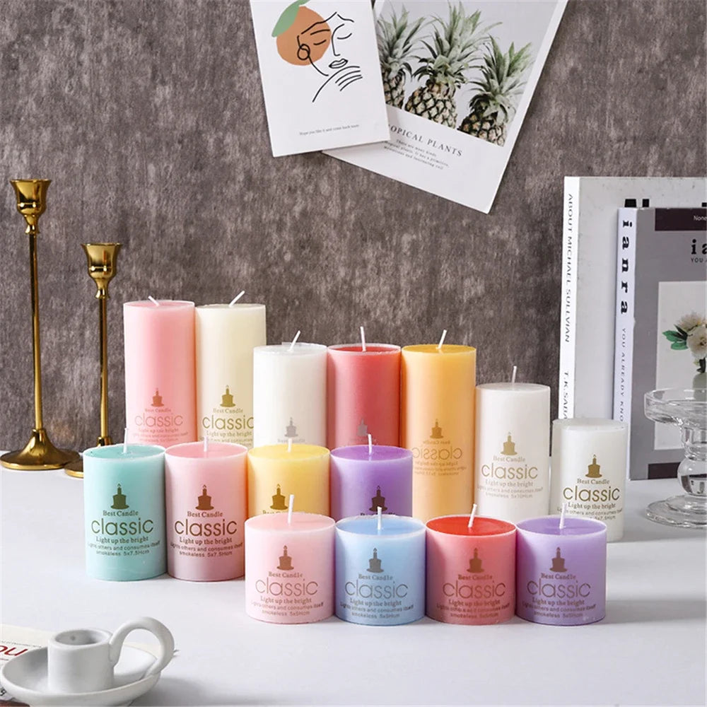 Vela con aroma a plantas naturales: diseño cilíndrico clásico para un ambiente relajante