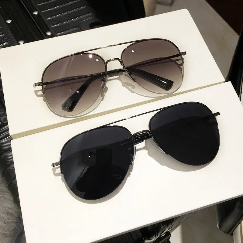 Gafas de sol clásicas estilo aviador: montura de metal con protección UV para hombres