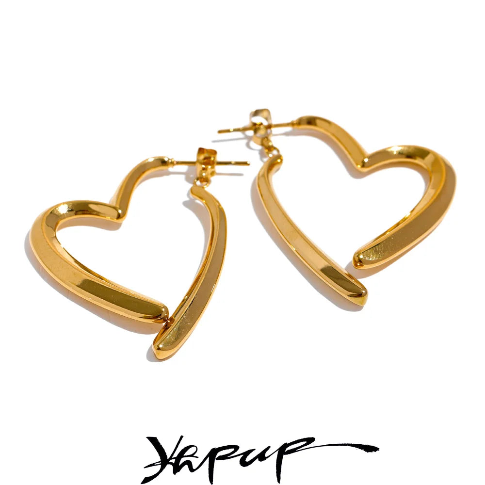 Heart-Shaped Stainless Steel Hoop Earrings with PVD Gold Plating – Elegant and Lightweight Jewelry for Women