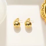 Pendientes minimalistas con forma de gota de agua dorada: un elegante regalo de joyería para mujeres