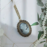 Vintage Oval Cameo Pocket Watch – Gold-Plated Resin Pendant with Quartz Movement
