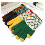 Floral Knit Touchscreen Gloves – Vintage Style Winter Gloves for Women with Windproof Warmth