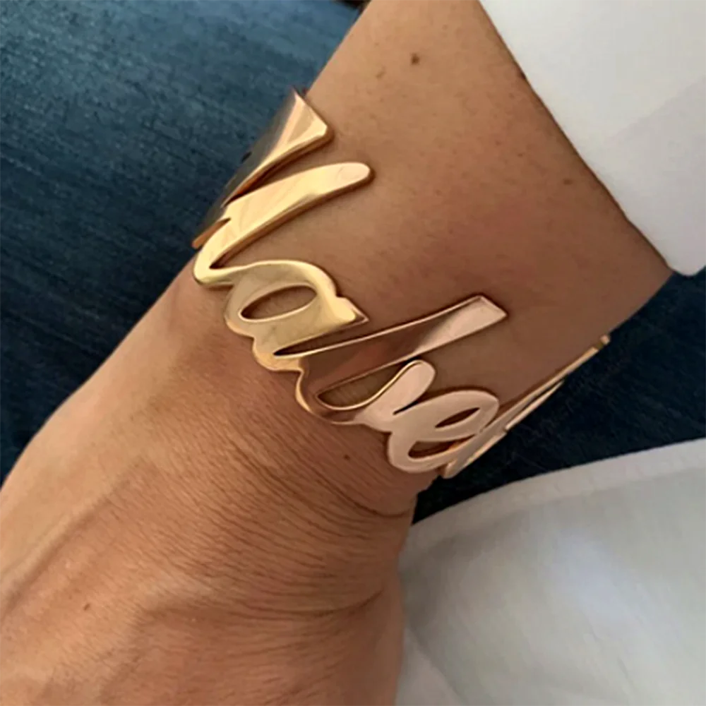 Brazalete con nombre personalizado: pulsera de acero inoxidable personalizada para mujer