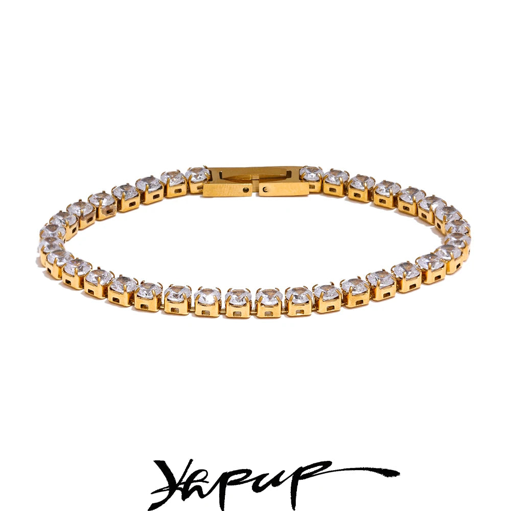 Elegante pulsera de acero inoxidable con dijes y circonitas cúbicas: joyería moderna y duradera
