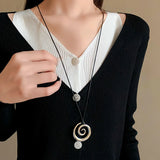 Elegant Metal Pendant Necklace – Stylish Sweater Chain for Autumn & Winter