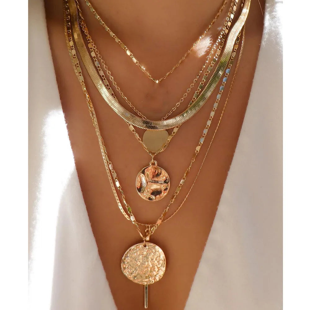 Collar con colgante de candado bohemio: joyería llamativa de inspiración vintage para mujeres