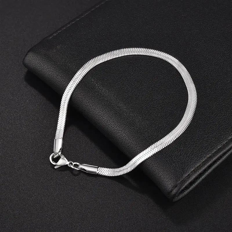 Pulsera de acero inoxidable con cadena de serpiente plana: opciones de color oro y acero