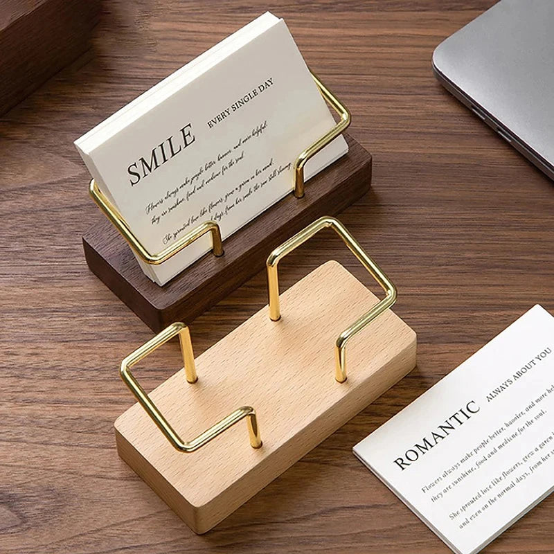 Tarjetero de madera: elegante organizador de escritorio para profesionales
