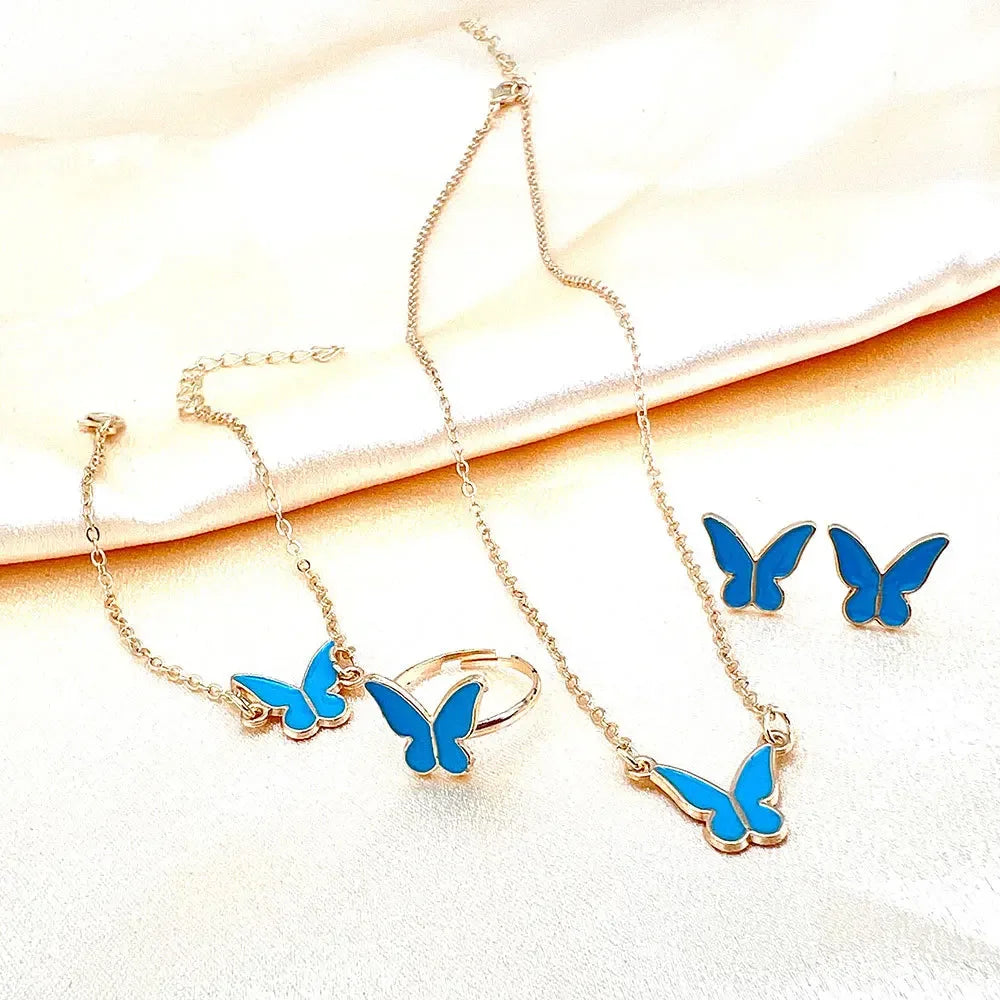Collar romántico con colgante de insecto: joyería de moda bonita y moderna para mujeres
