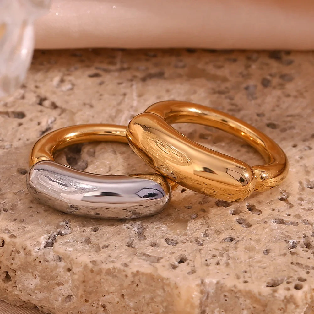 Anillo minimalista de oro de dos tonos resistente al agua: joyería moderna y resistente al deslustre para mujeres