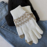 Touchscreen Winter Gloves – Warm Knitted Gloves for Men & Women with Phone Compatibility