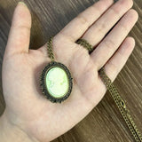 Vintage Oval Cameo Pocket Watch – Gold-Plated Resin Pendant with Quartz Movement