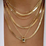 Elegante collar con colgante de corazón de cristal: joyería atemporal para mujeres