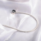 Pulsera de plata bañada en oro con dijes de moda: joyería elegante para mujeres