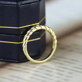 Anillo minimalista de croissant en plata de ley S925: joyería elegante y atemporal