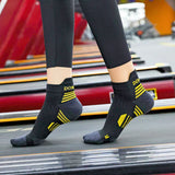 Calcetines para correr transpirables y acolchados: absorben la humedad y brindan soporte al arco