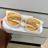 Elegant Large Frame Retro Sunglasses – UV400 Protective Shades for Men & Women