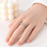 Elegante alianza de boda con circonita cúbica: anillo de moda de moda para mujer