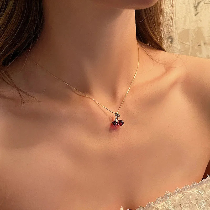Elegant Cubic Zirconia Pendant Necklace for Women – Sparkling Fashion Jewelry