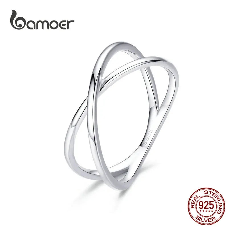 Anillo en forma de X de plata de ley bañado en oro de 14 quilates: diseño minimalista de cruz para mujer